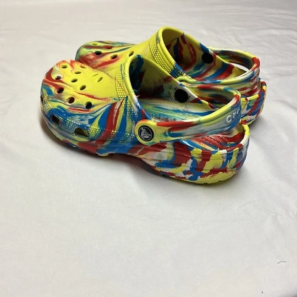 Marbled Crocs - Picture 2 of 6